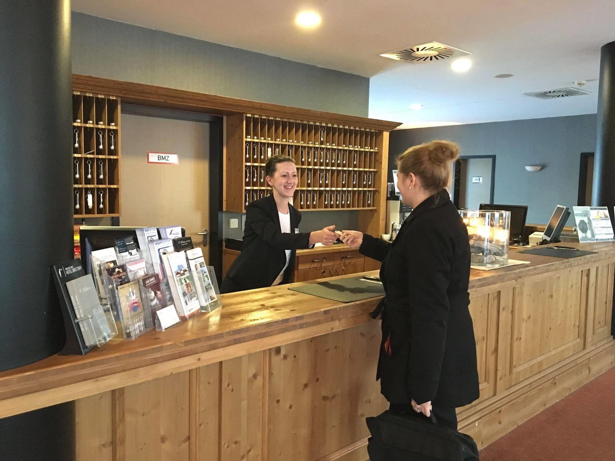 Hotel Hamburg-Wittenburg Van Der Valk エクステリア 写真